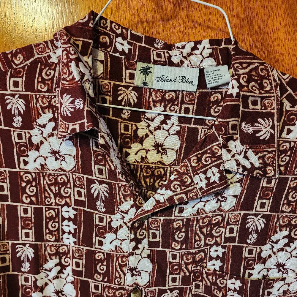 Men's Medium Island Blue Maroon/White Hawaiian Short Sleeve Button Down Shirt